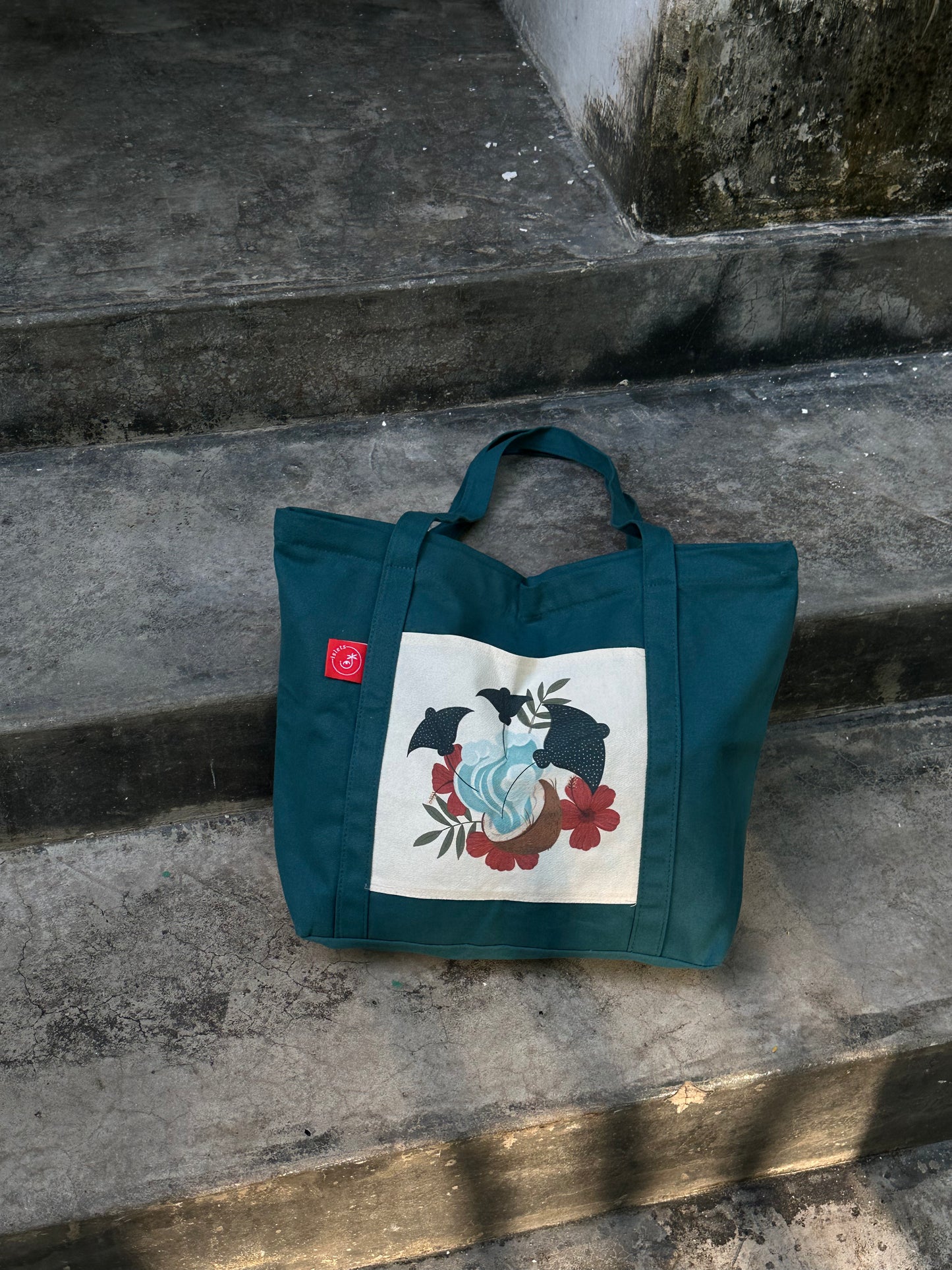 Eagle Ray Tote Bag